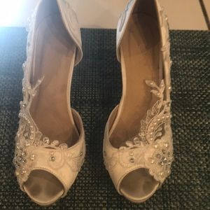 Lace Stiller’s wedding shoes